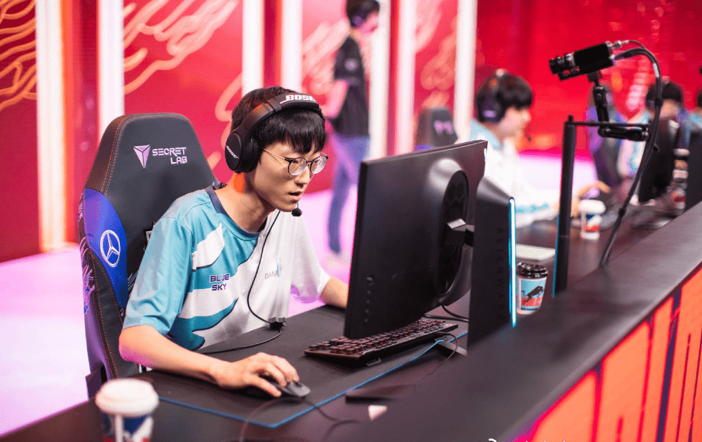 KAIYUN- jackeylove赛后感谢队友