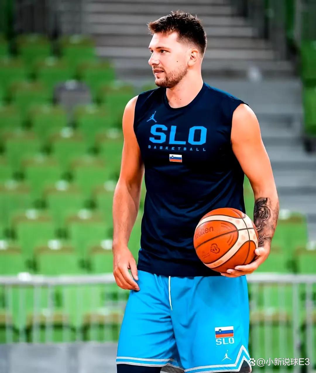 开云体育-包含东契奇回归赛场，精彩发挥首场状态亮眼，SKT观众沸腾！的词条