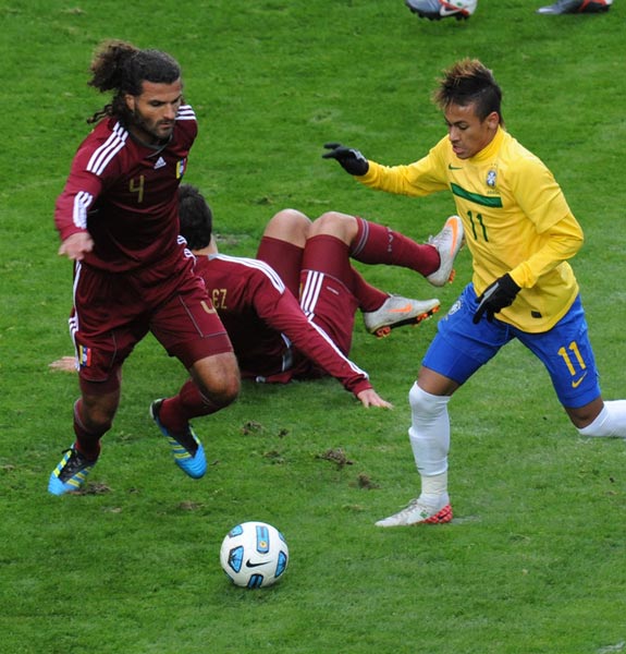 开云-内马尔回归赛场,突破纪录首场状态亮眼,老鹰观众沸腾!的简单介绍